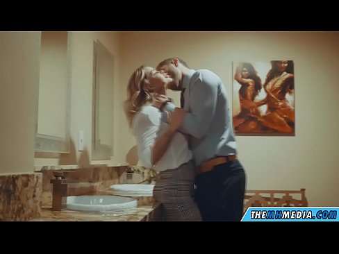 ❤️ Thaum ib tug busty blonde ntxias koj nyob rau hauv ib tug pej xeem chav dej ❤️❌ tawv porn ntawm peb ❤